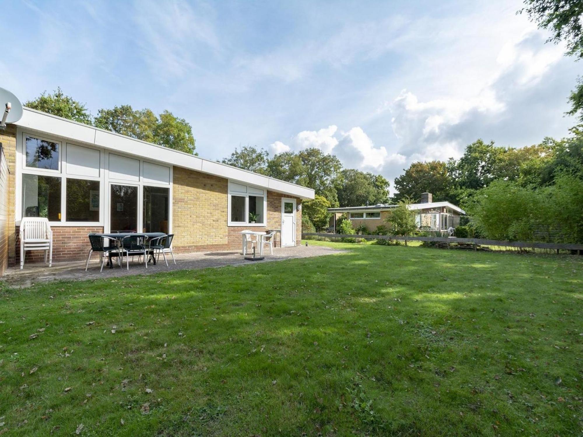 Stylish Beachside Bungalow With Patio Sint Maartensvlotbrug Esterno foto