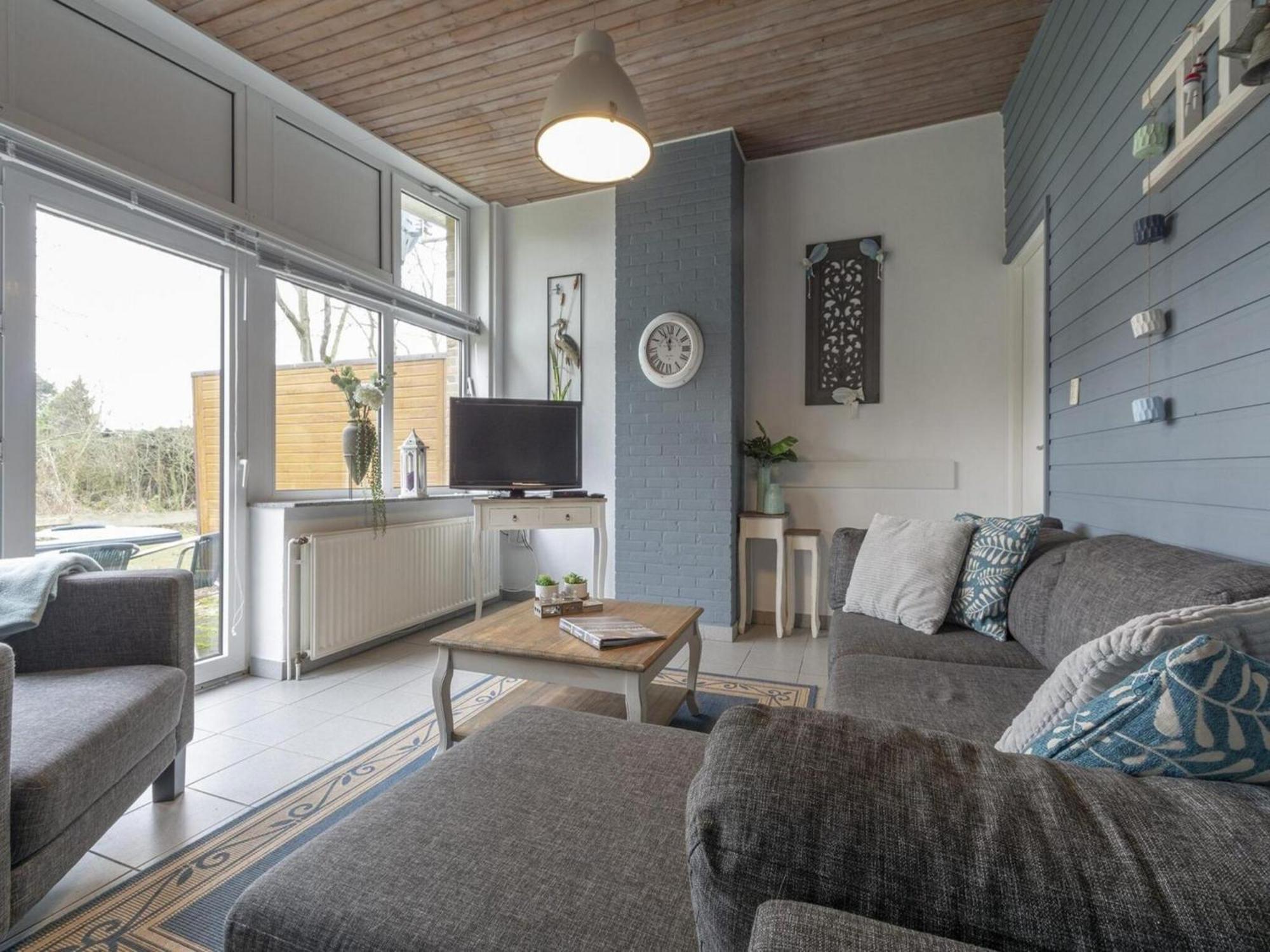 Stylish Beachside Bungalow With Patio Sint Maartensvlotbrug Esterno foto