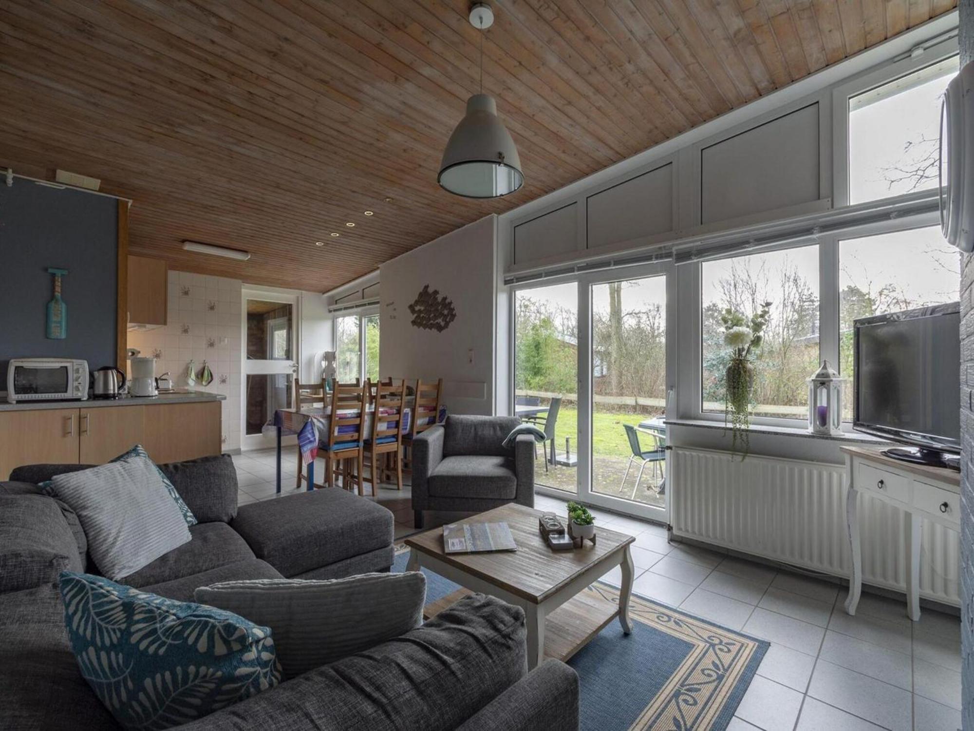 Stylish Beachside Bungalow With Patio Sint Maartensvlotbrug Esterno foto