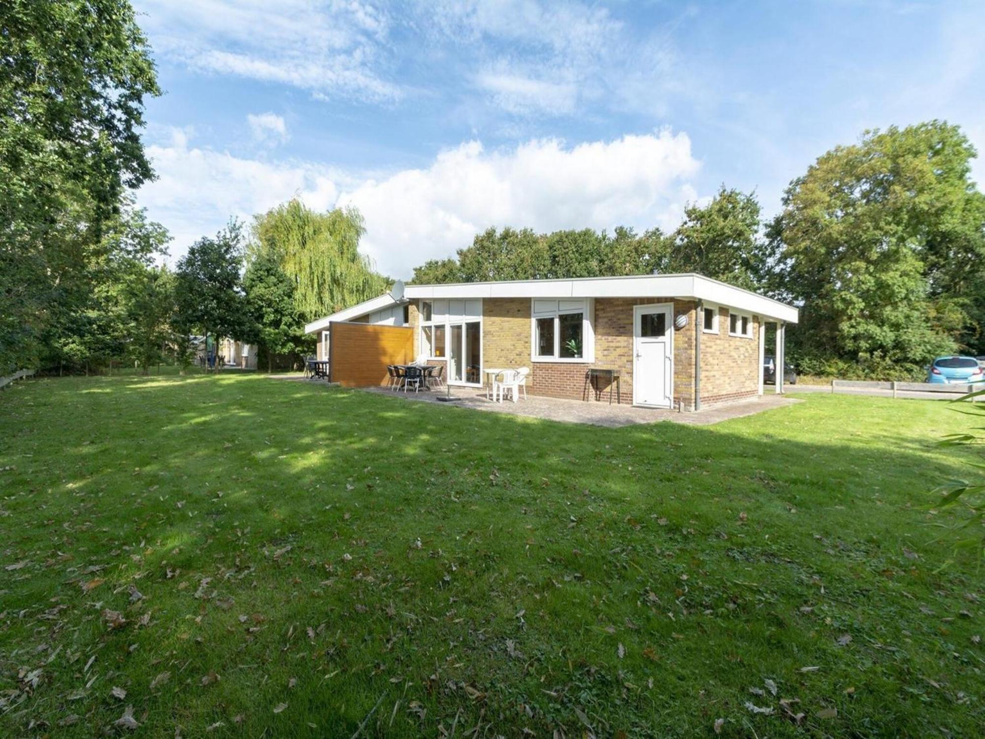 Stylish Beachside Bungalow With Patio Sint Maartensvlotbrug Esterno foto