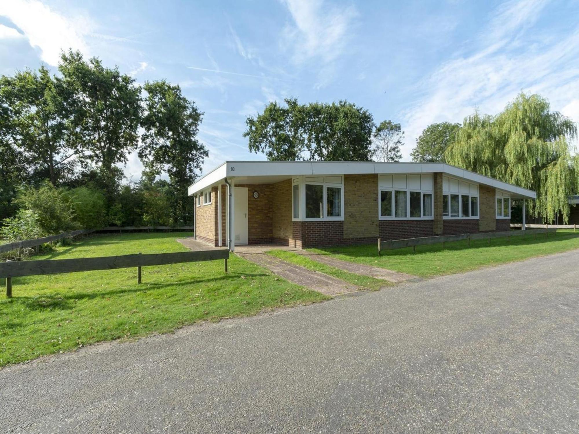Stylish Beachside Bungalow With Patio Sint Maartensvlotbrug Esterno foto